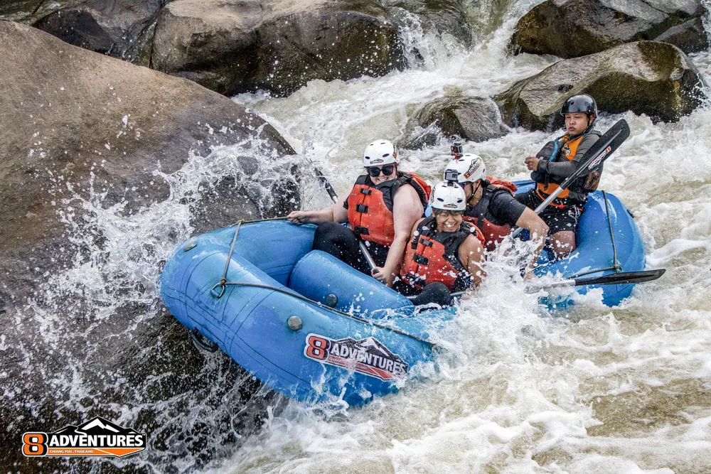 og:image de la page produit officielle, identifiée par son nom de fichier comme Mae Taeng 10 km rafting ; image représentative de l’activité, non vérifiée comme photo d’une tournée spécifique.